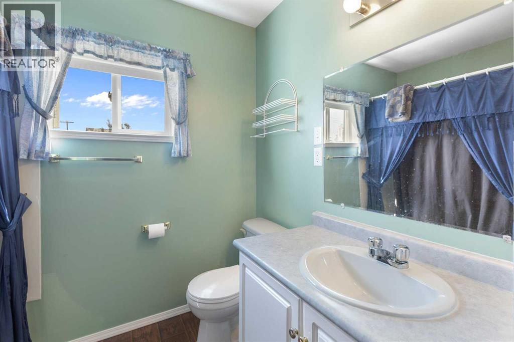 328 6 Avenue N Property Photo 18