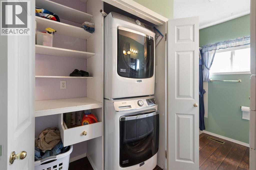 328 6 Avenue N Property Photo 19