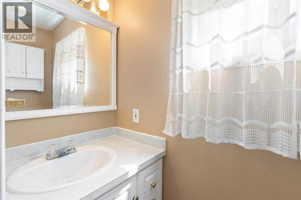 328 6 Avenue N Property Photo 22