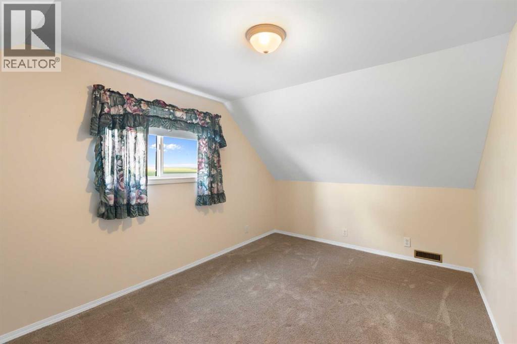 328 6 Avenue N Property Photo 24