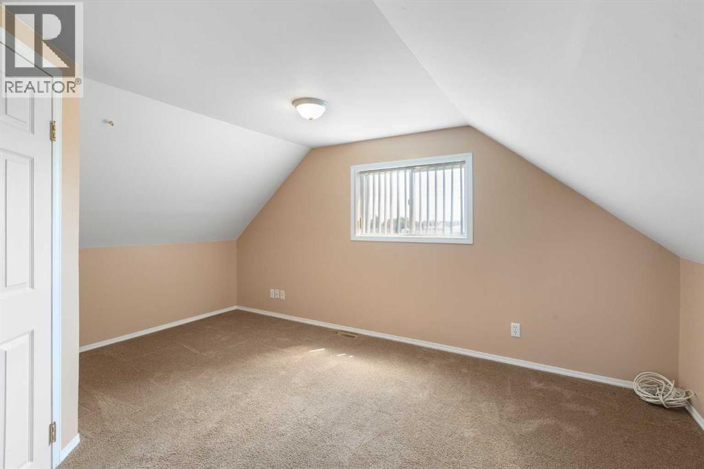 328 6 Avenue N Property Photo 26