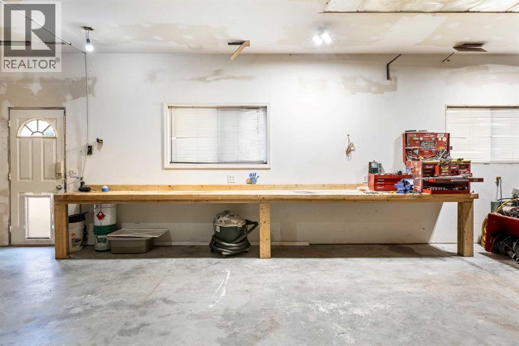 328 6 Avenue N Property Photo 39