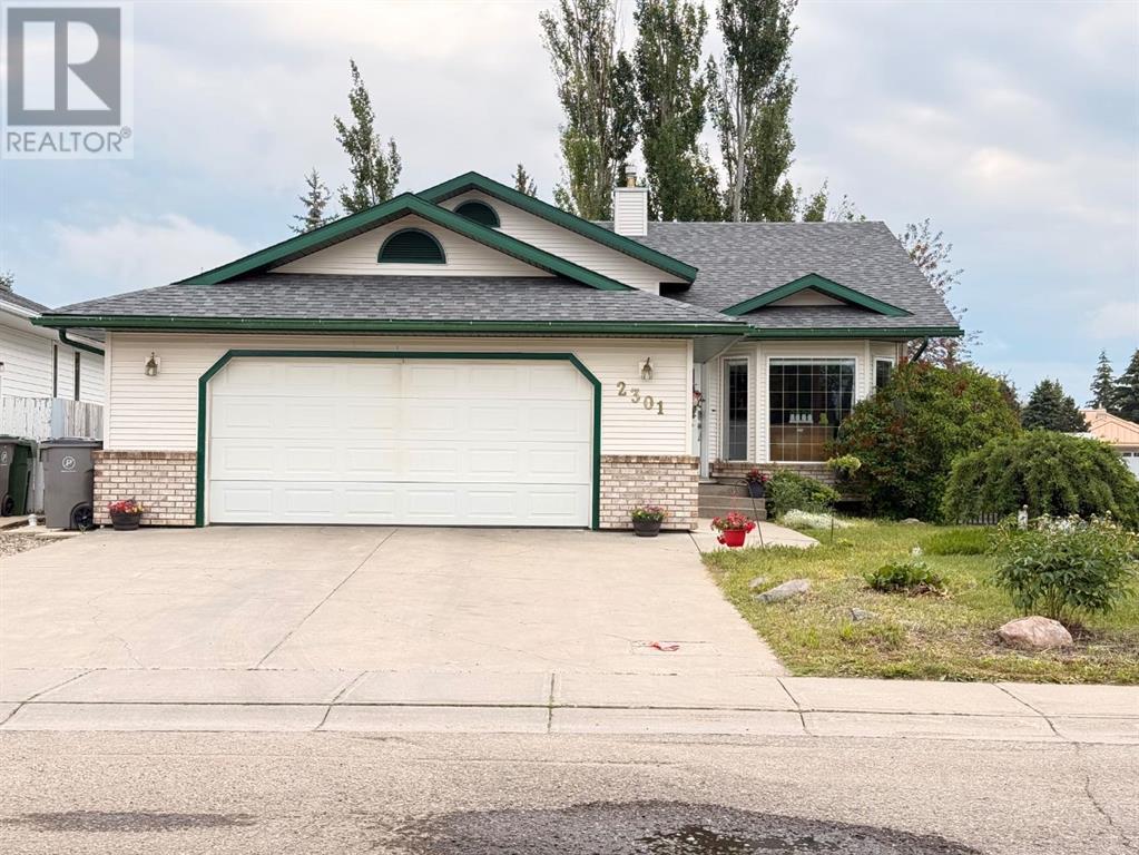 2301 56 Avenueclose Property Photo 1