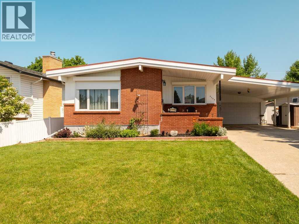 2305 23 Avenue S Property Photo 1