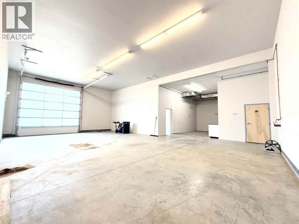 5302 50 Avenue Property Photo 5