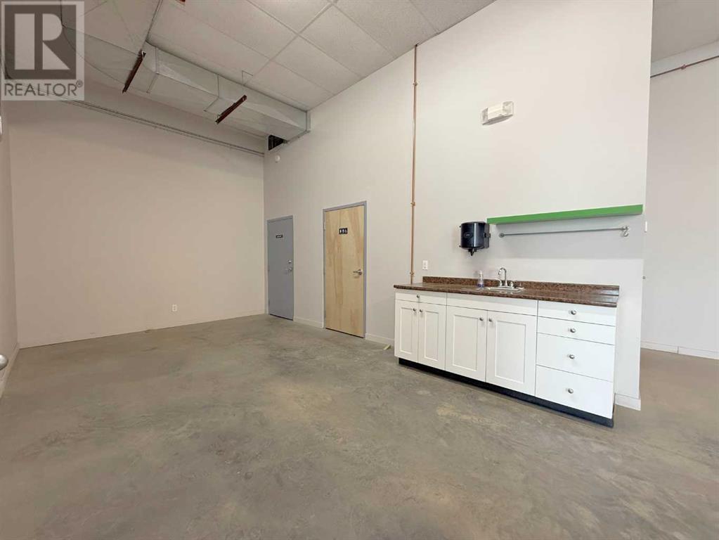 5302 50 Avenue Property Photo 9