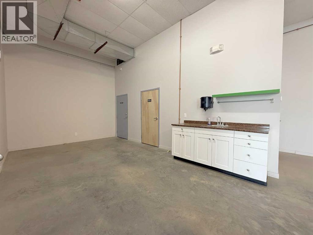 5302 50 Avenue Property Photo 9