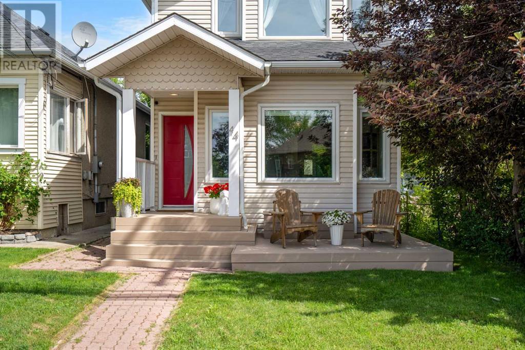 44 34 Avenue SW Property Photo 1