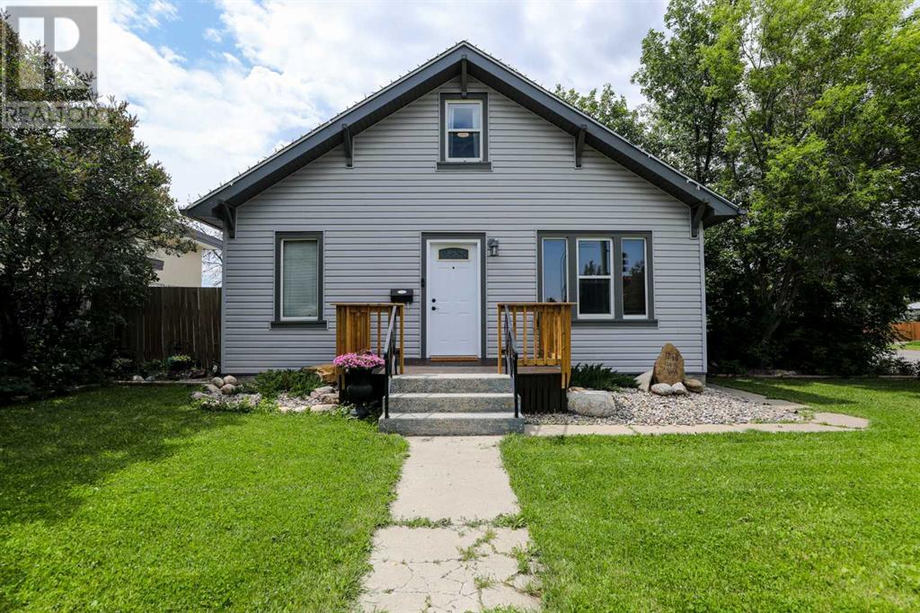 1718 13 Street N Property Photo 1