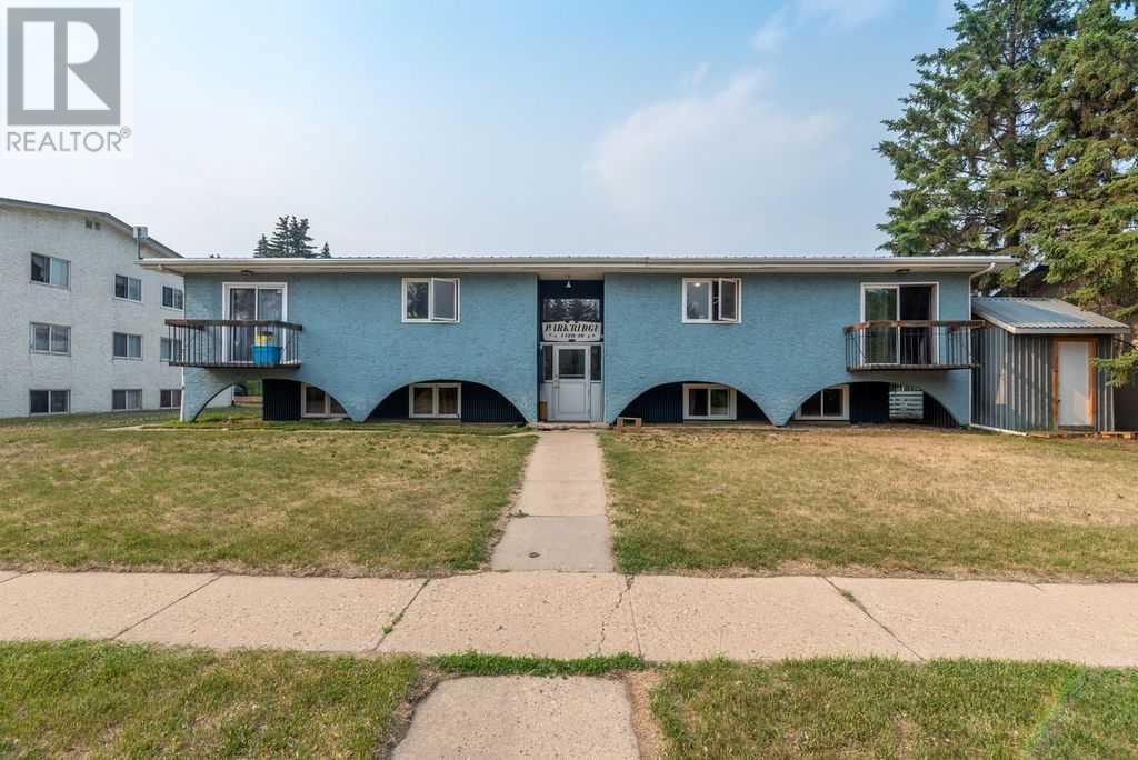 #1-8, 4420 46 Street Property Photo 1