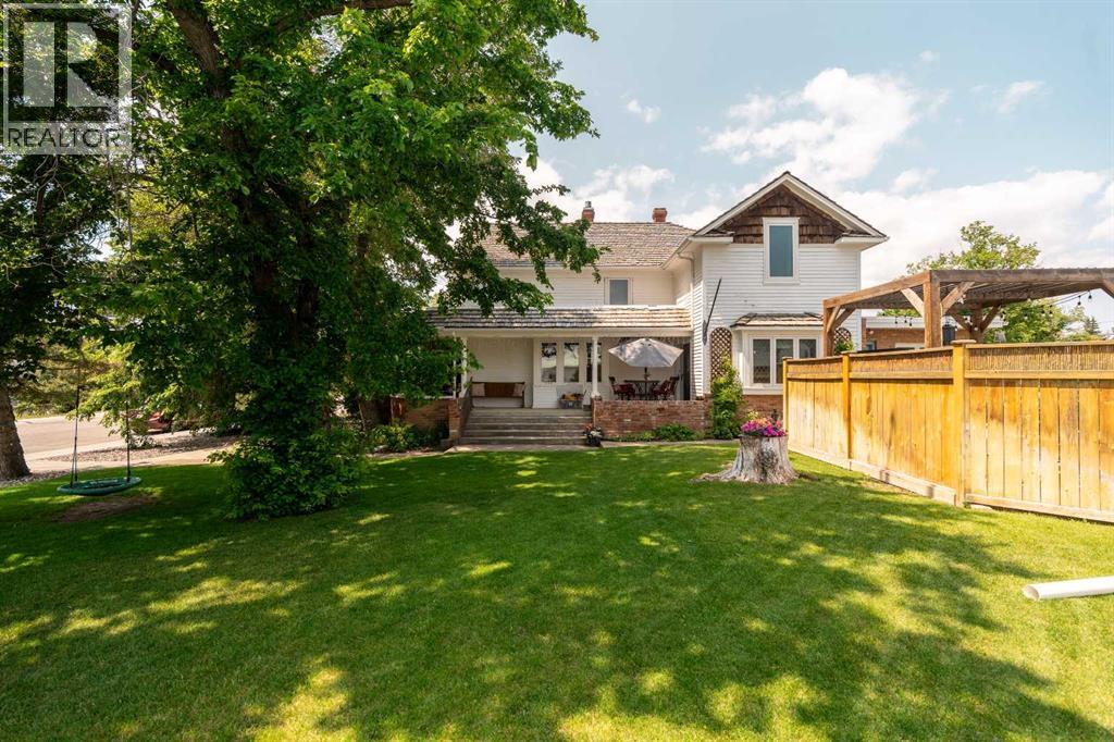 149 20 Street Property Photo 1