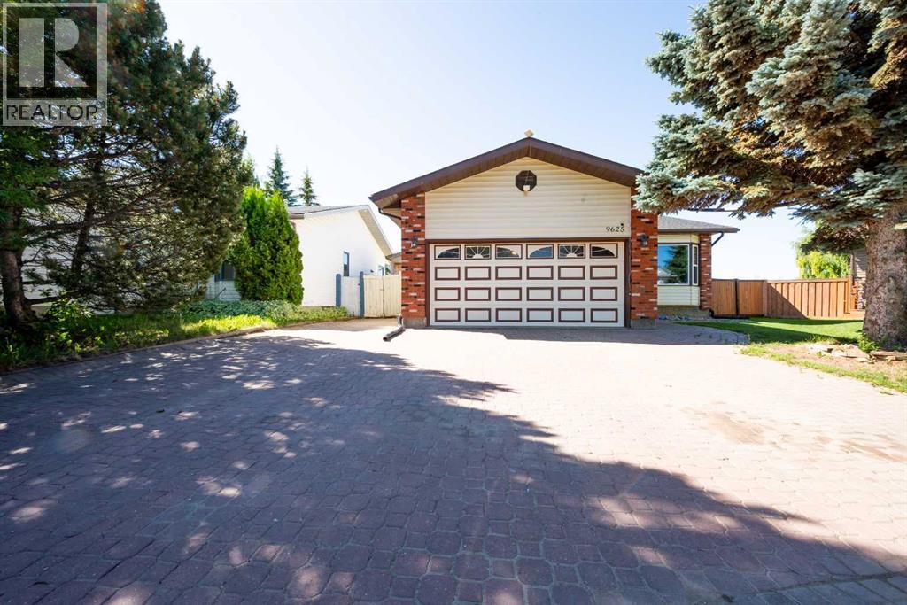 9625 64 Avenue Property Photo 1
