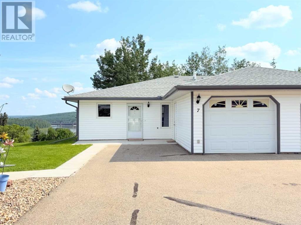 #7 5110 48 Avenue Property Photo 1