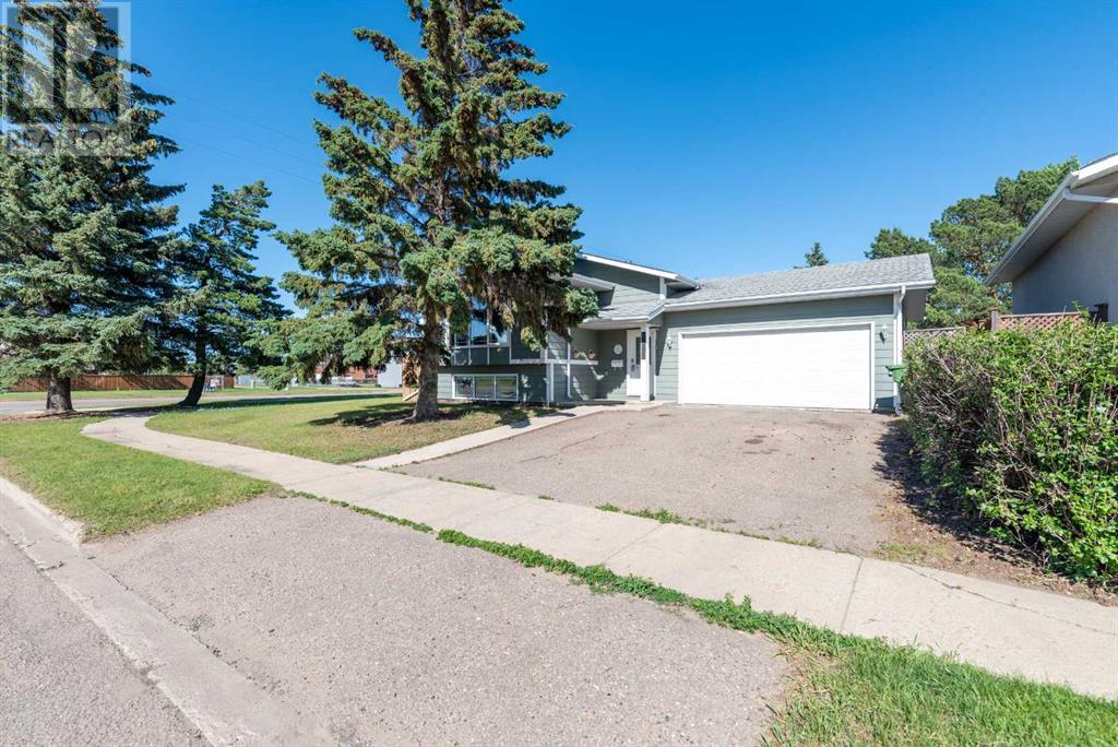 3505 45 Avenue Property Photo 1