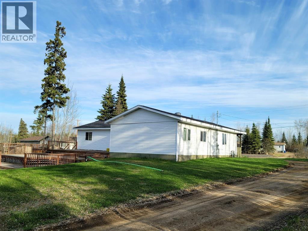 124 Singer Drive Property Photo 4