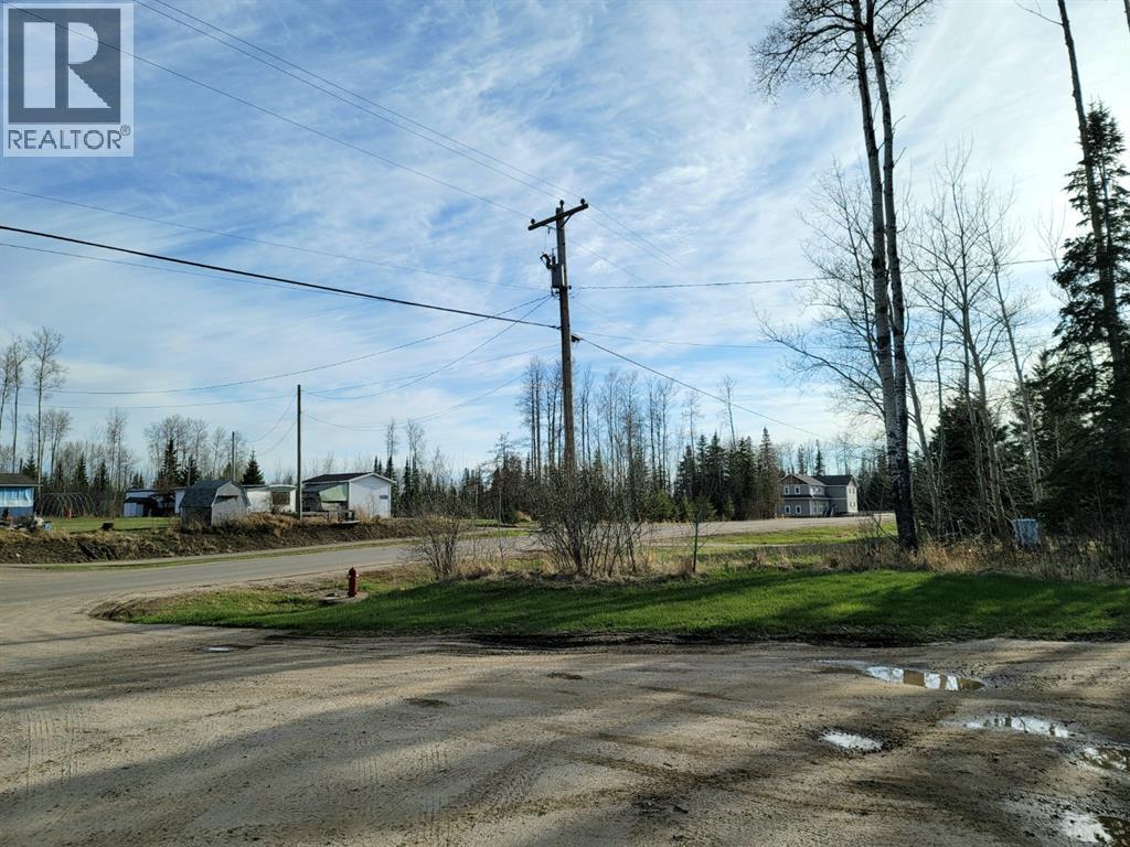 124 Singer Drive Property Photo 5