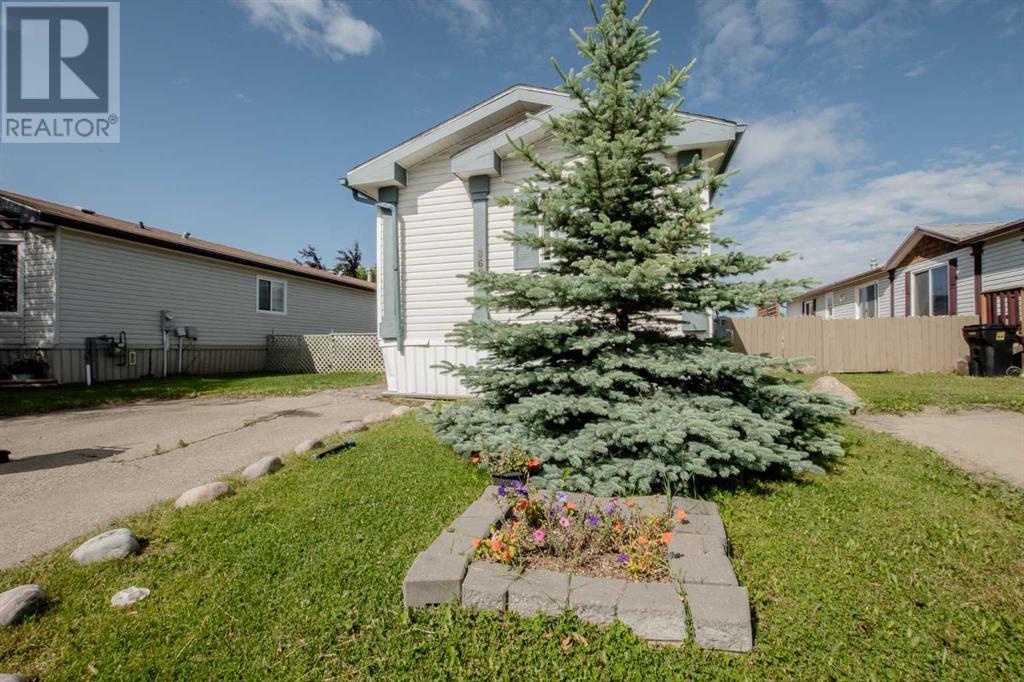 8620 91 Street Property Photo 1
