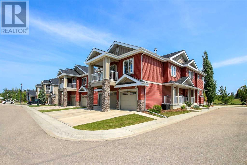 33 Golden Crescent Property Photo 1