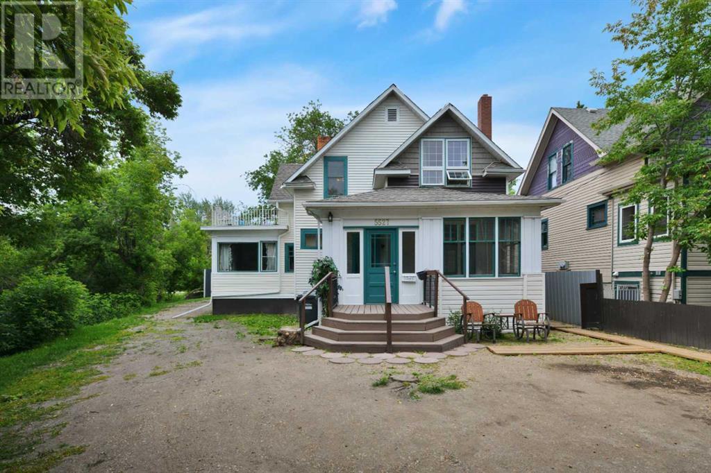 5527 49A Avenue Property Photo 1