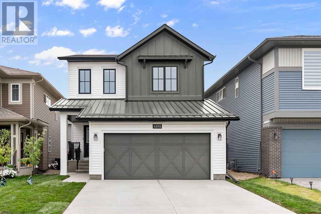 1252 Chinook Gate Bay Sw Property Photo 1