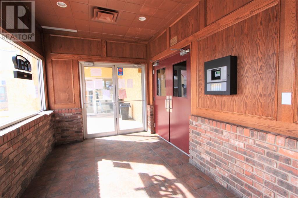 130, 4410 52 Avenue Property Photo 2