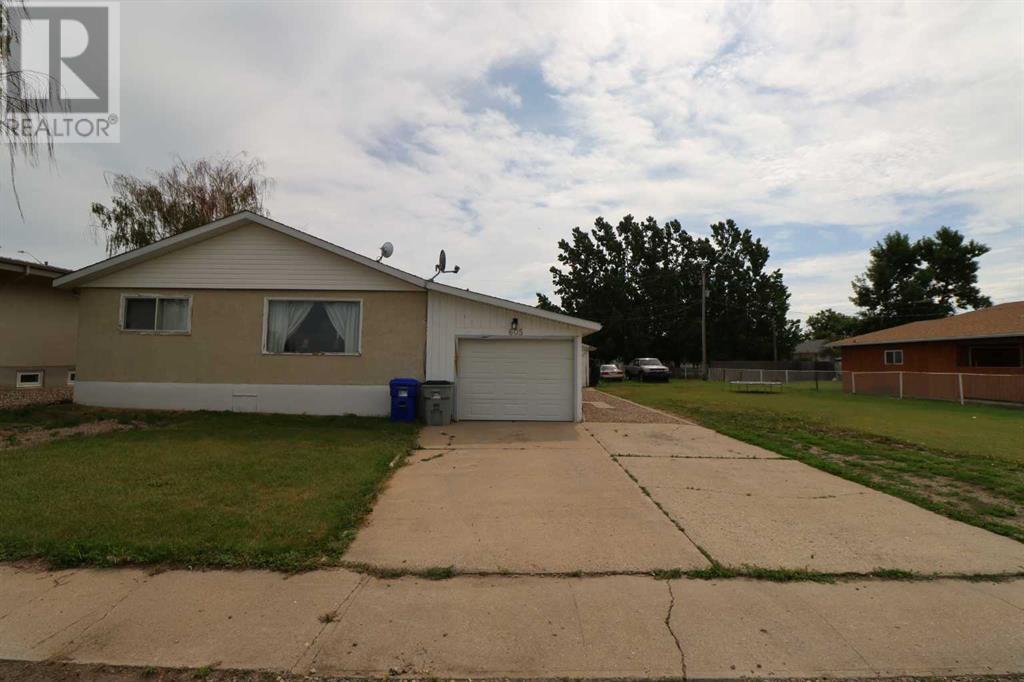 605 2 St Property Photo 1