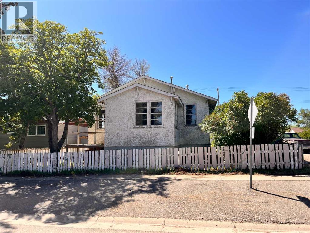 201 4th Avenue E Property Photo 1