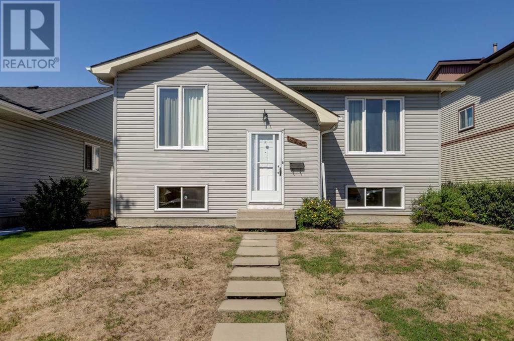 6463 68 Street Ne Property Photo 1