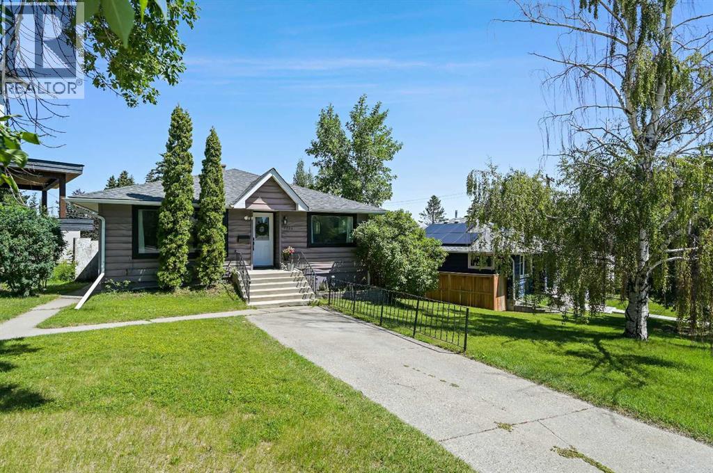 2326 19 Street Sw Property Photo 1