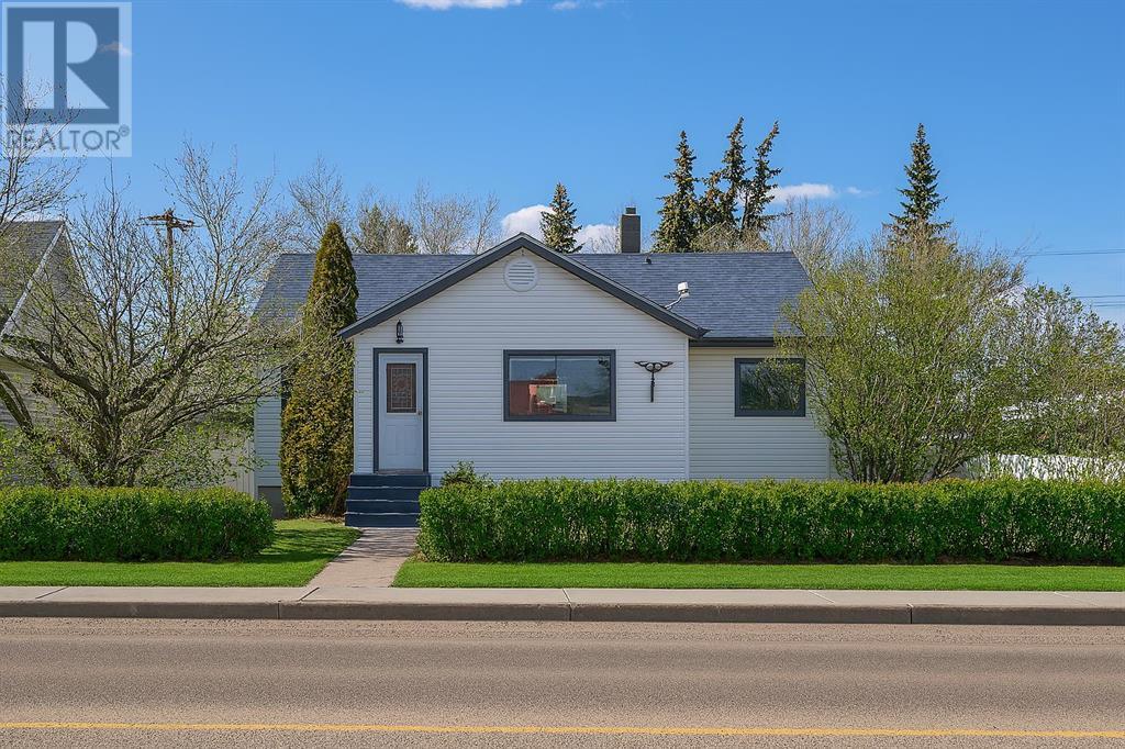 4936 49 Street Property Photo 1