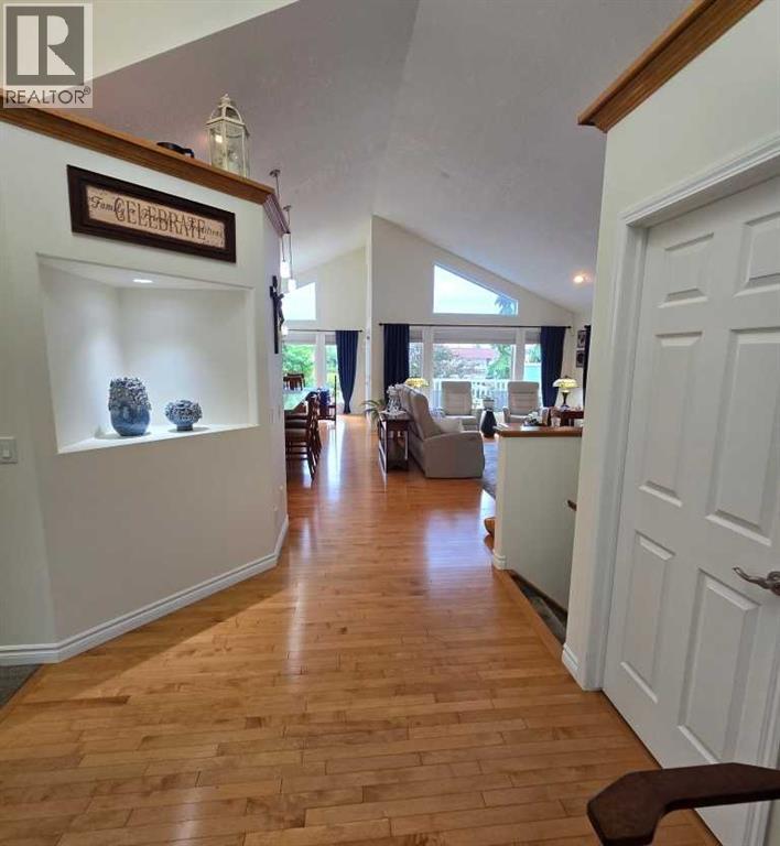 79 Park Place W Property Photo 4
