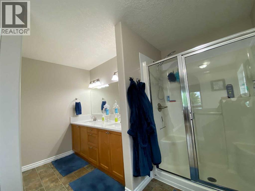 79 Park Place W Property Photo 18