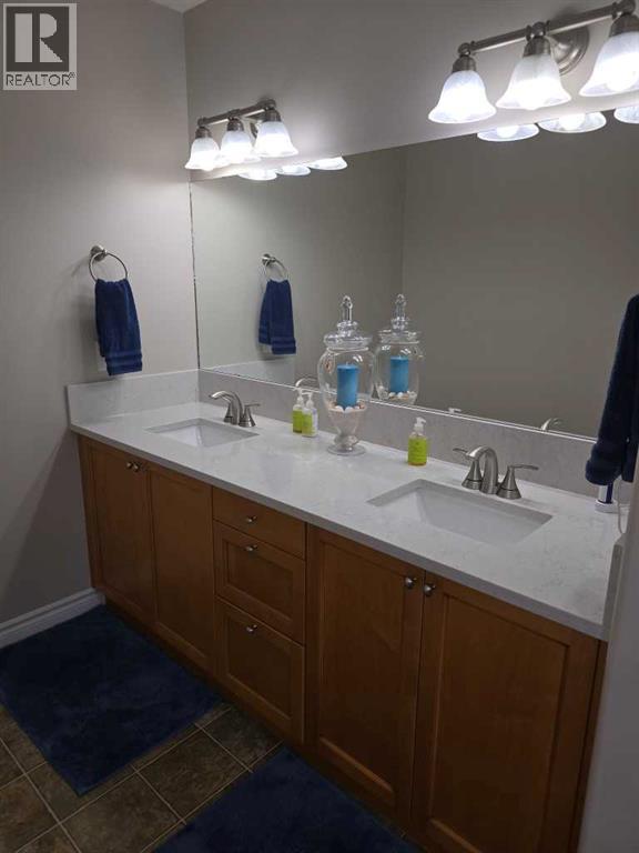 79 Park Place W Property Photo 19
