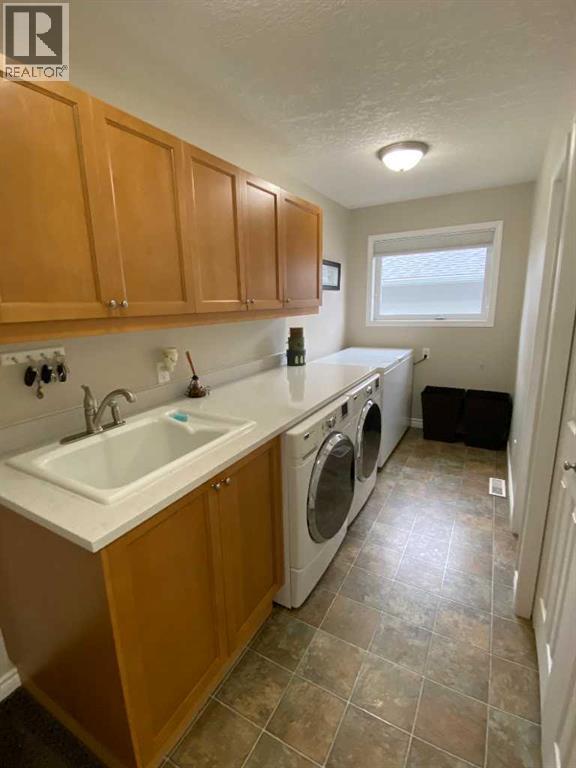 79 Park Place W Property Photo 21