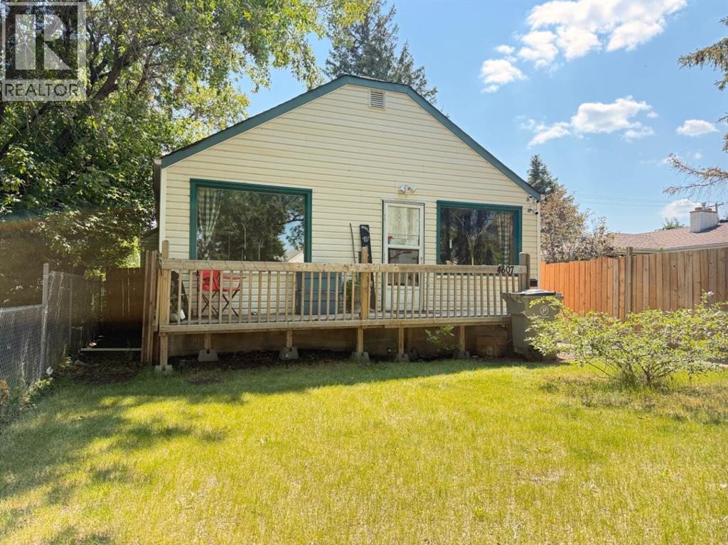 4807 49 Street Property Photo 1