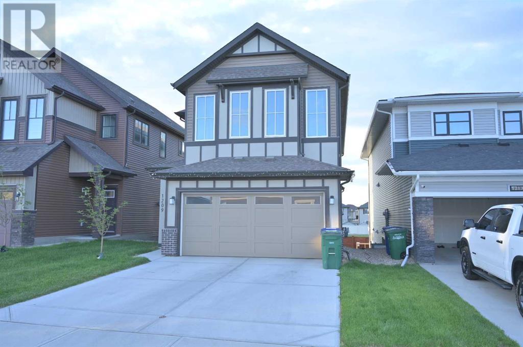 1209 Chinook Gate Bay Sw Property Photo 1