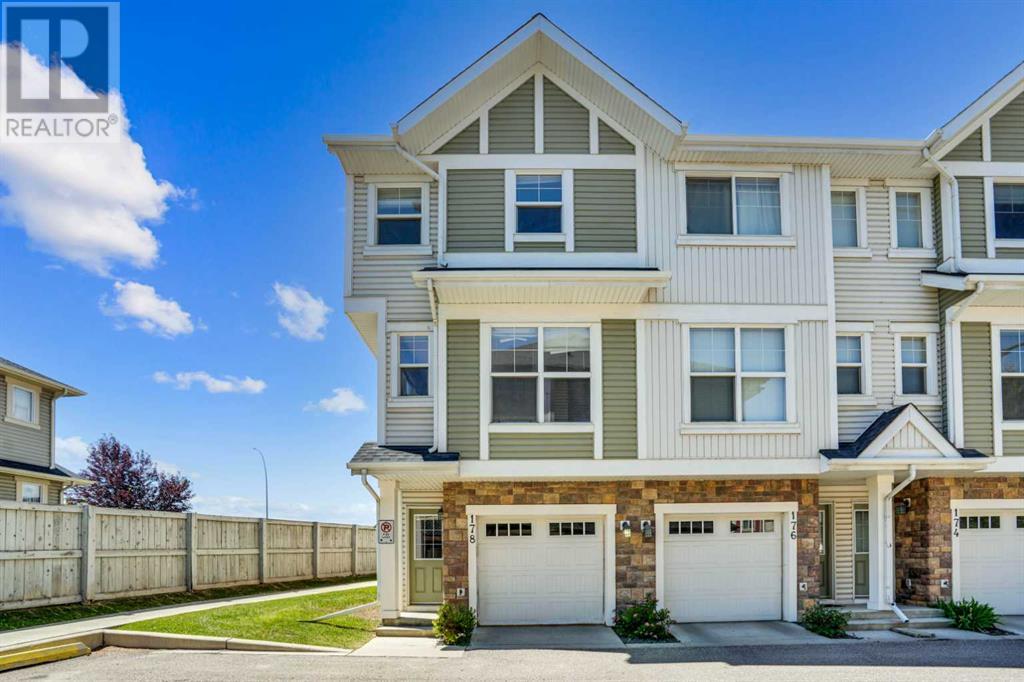 178 New Brighton Point Se Property Photo 1