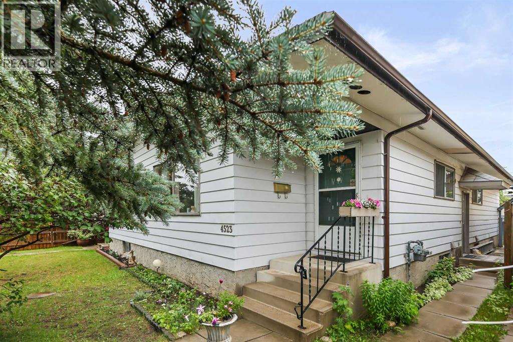 4523 70 Street Nw Property Photo 1