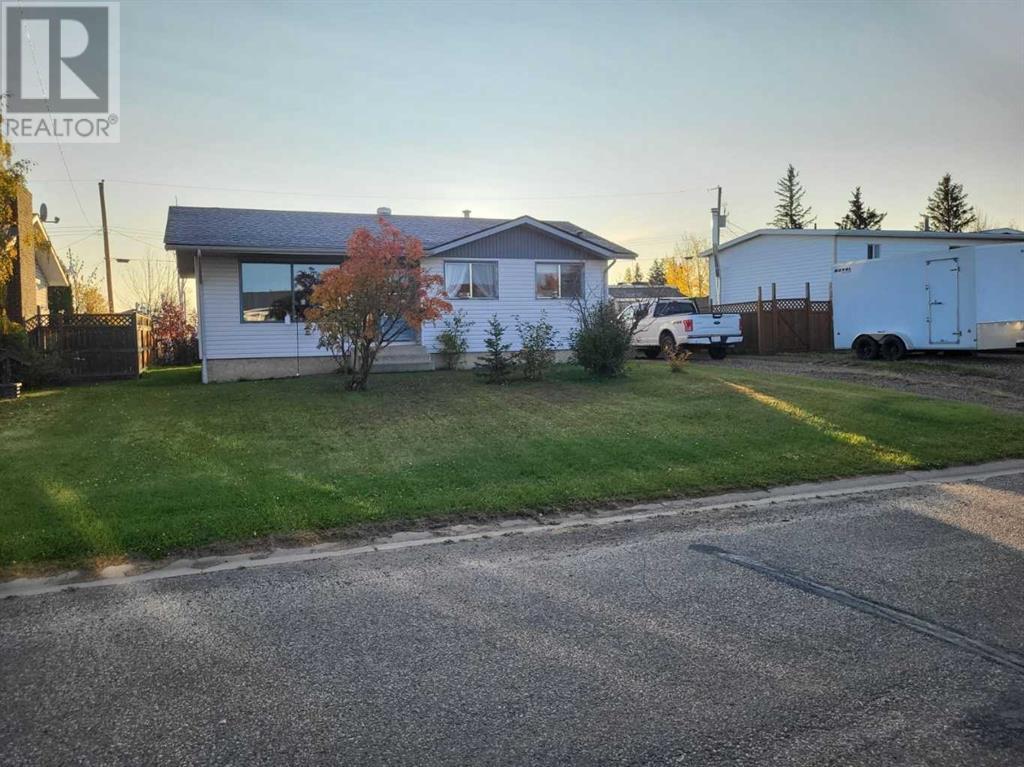 4653 54 Street Property Photo 1