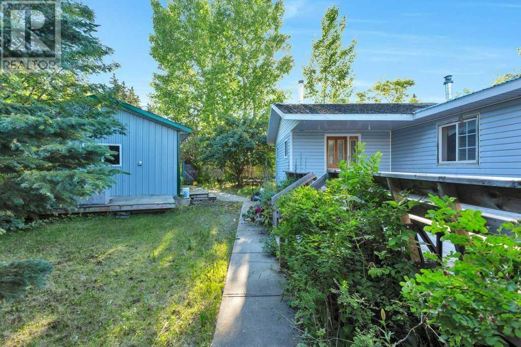 4547 Eastview Crescent Property Photo 1