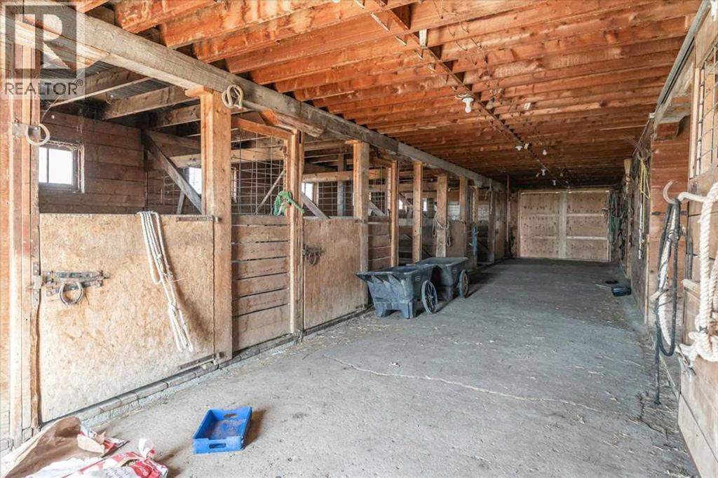 204050 Rr 245 Property Photo 6