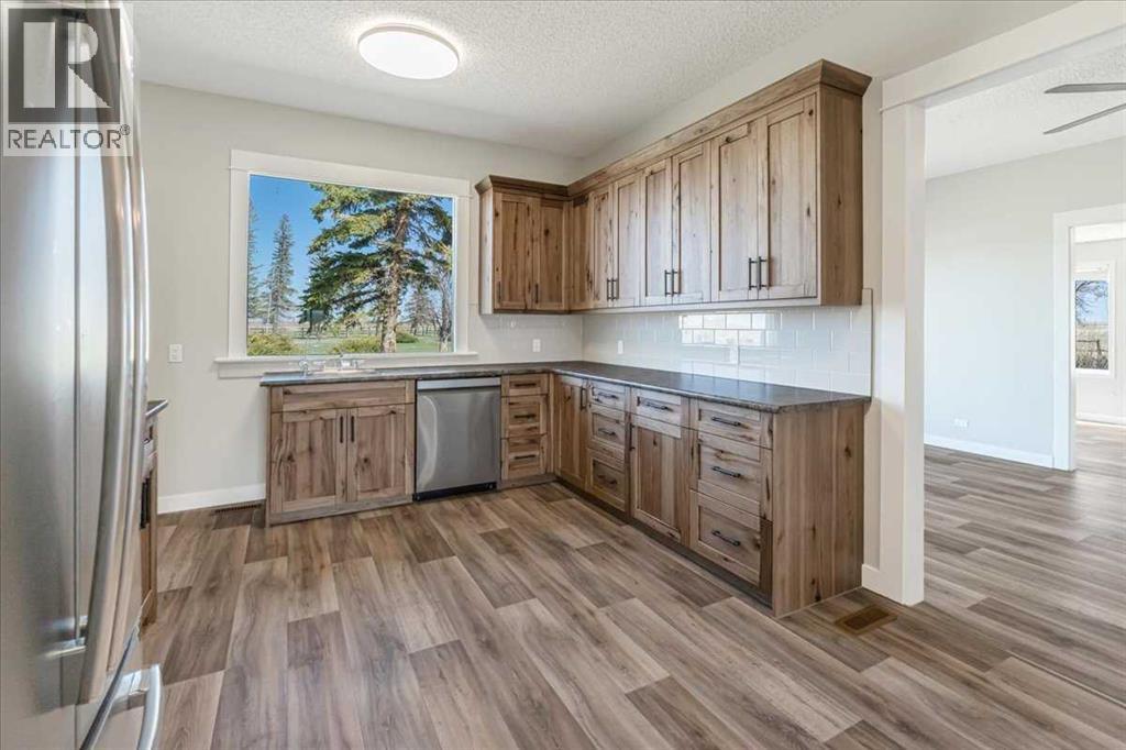 204050 Rr 245 Property Photo 11