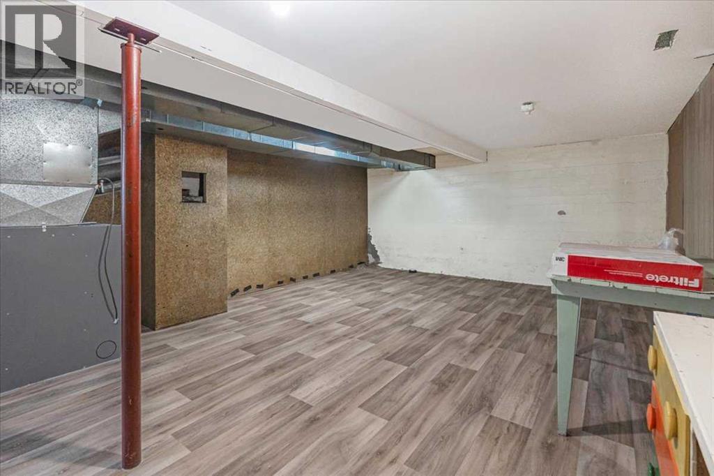 204050 Rr 245 Property Photo 32