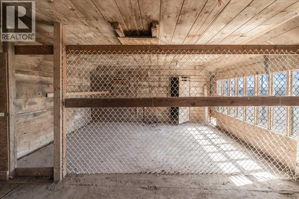 204050 Rr 245 Property Photo 34