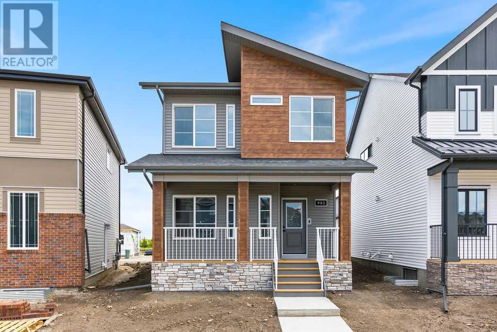 982 Chinook Winds Meadow Sw Property Photo 1
