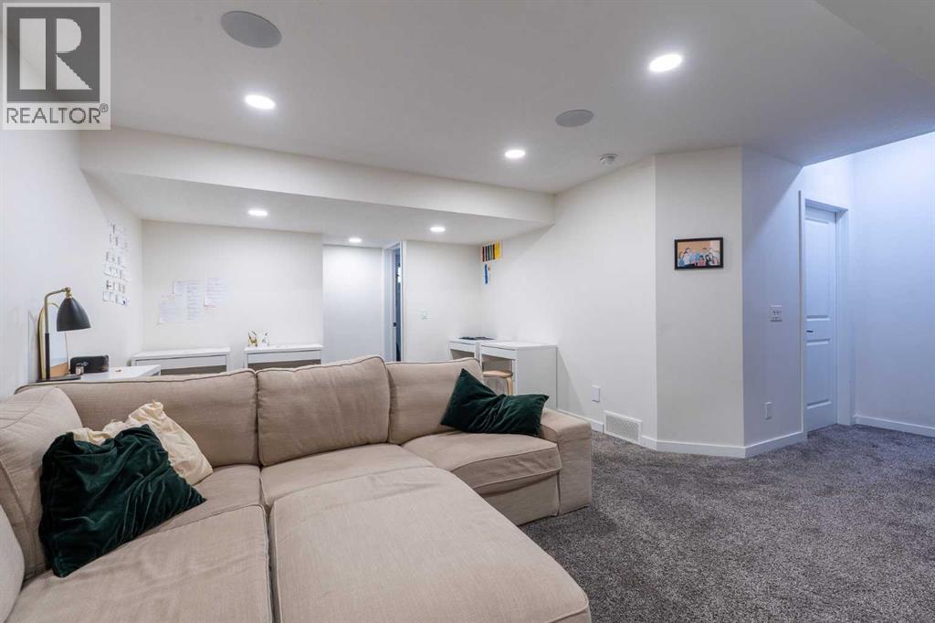 112 Midtown Court Property Photo 13