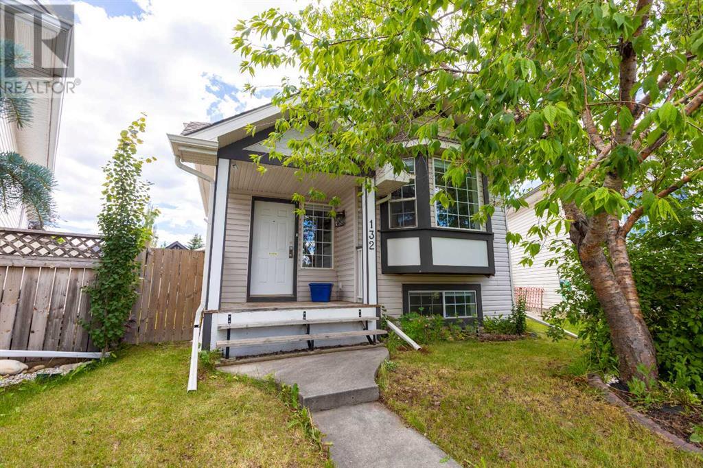 132 Erin Circle SE