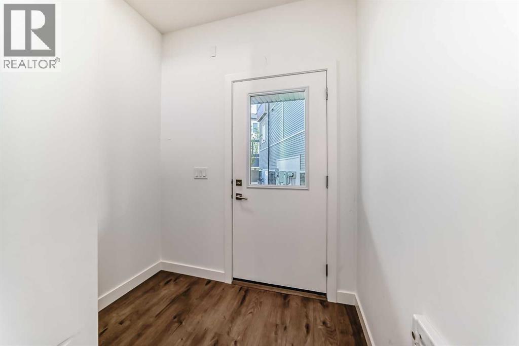 335 Creekside Boulevard Property Photo 3