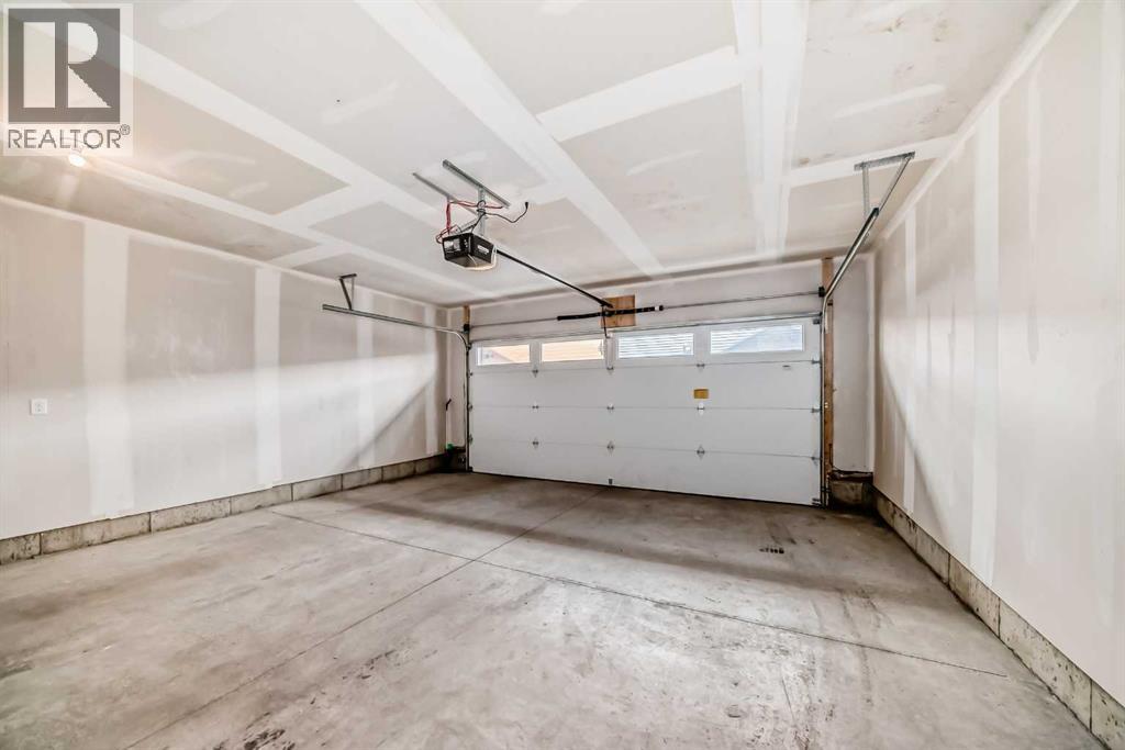 335 Creekside Boulevard Property Photo 27