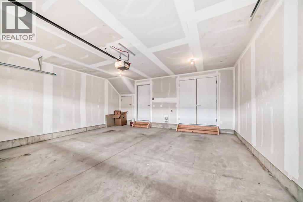 335 Creekside Boulevard Property Photo 28